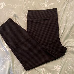 Black and grey checkered leggings torrid size 2